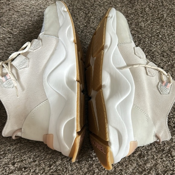 Women’s Sorel Kinetic Caribou Boot - Picture 4 of 6